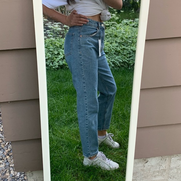 🦋 ZARA Mom Fit Jeans 🦋 - Picture 3 of 5